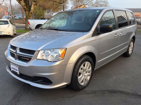 Used 2017 Dodge Grand Caravan SE w/ Power Window Group image 2