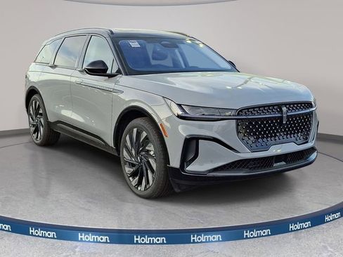 New 2026 Lincoln Nautilus Reserve w/ Jet Appearance Package AWD/4WD image 3