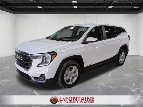 Used 2023 GMC Terrain SLE image 1