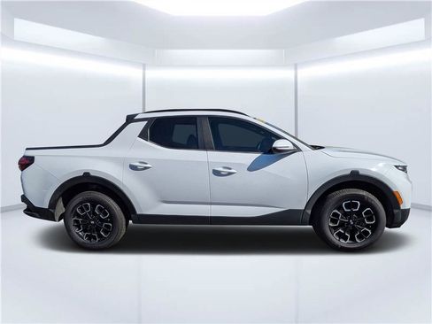 Used 2022 Hyundai Santa Cruz SEL Premium image 2