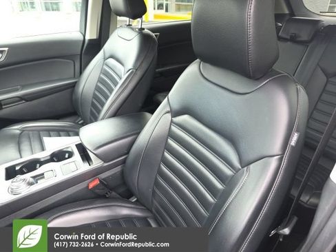 Used 2024 Ford Edge SEL AWD/4WD image 10
