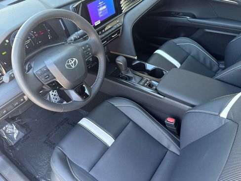 New 2025 Toyota Camry SE w/ Convenience Package image 10