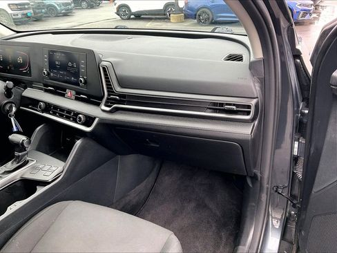 Certified 2024 Kia Sportage LX image 12