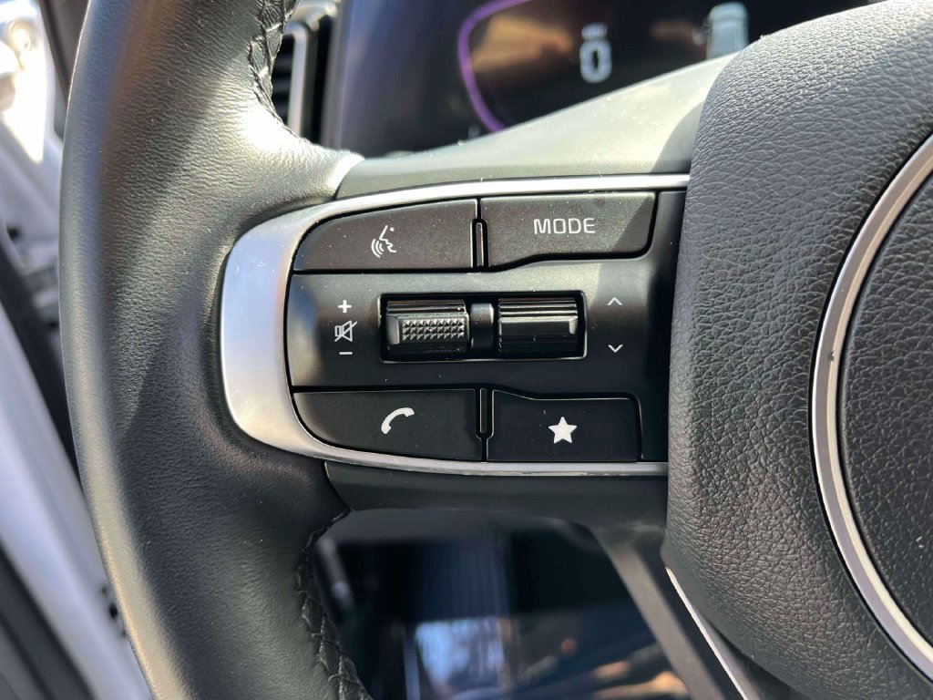 Used 2025 Kia Sportage EX FWD image 19