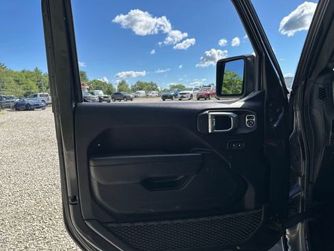 Used 2024 Jeep Wrangler Unlimited w/ Convenience Group AWD/4WD image 22