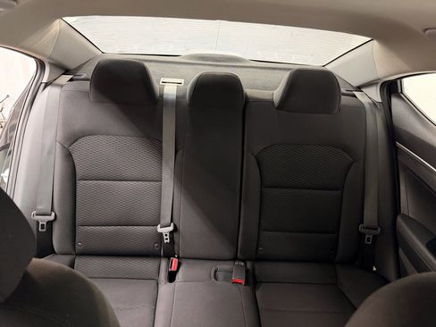 Used 2019 Hyundai Elantra SE w/ Cargo Package image 34