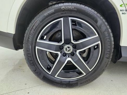 Used 2025 Mercedes-Benz GLC 300 4MATIC image 59