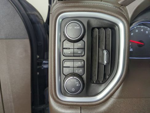 Used 2021 Chevrolet Silverado 1500 LT Trail Boss w/ Convenience Package II AWD/4WD image 19