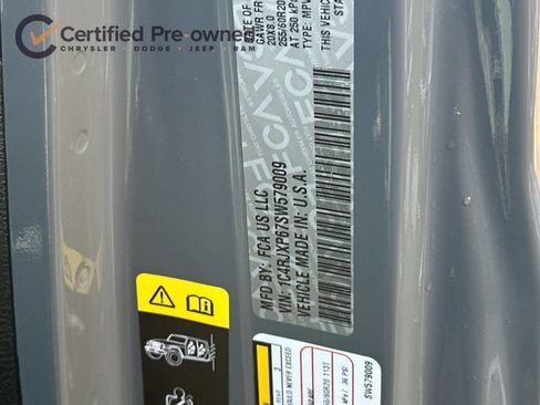 Used 2025 Jeep Wrangler Unlimited Sahara w/ Safety Group image 29