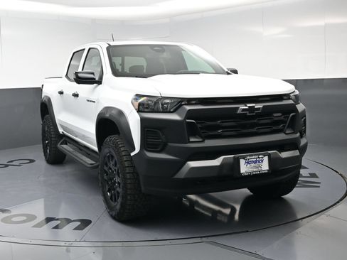 Used 2026 Chevrolet Colorado Trail Boss AWD/4WD image 3