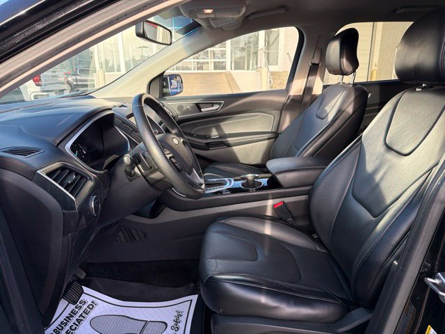 Used 2018 Ford Edge Titanium FWD image 13