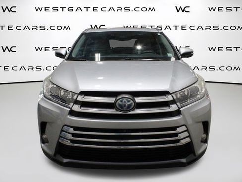 Used 2017 Toyota Highlander Limited Platinum image 2