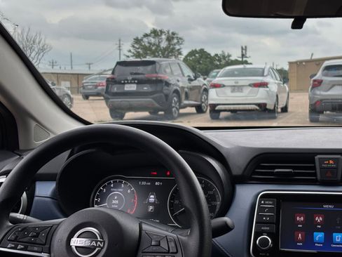 Used 2025 Nissan Versa SV w/ Trunk Package image 34