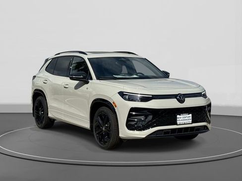 New 2026 Volkswagen Tiguan SE R-Line image 1
