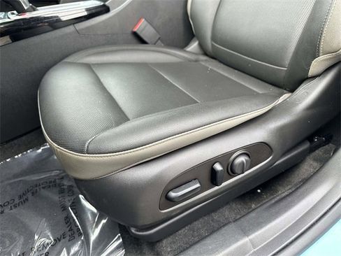 Used 2025 Chevrolet Trax ACTIV w/ Driver Confidence Package image 16