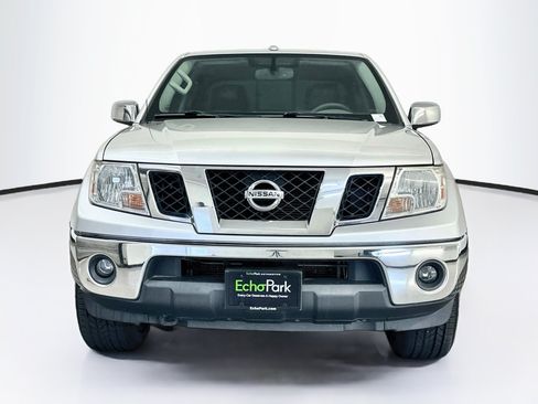 Used 2018 Nissan Frontier SL AWD/4WD image 2