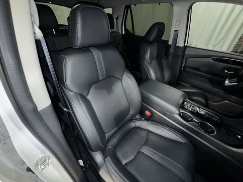 Used 2023 Honda Pilot Touring image 35