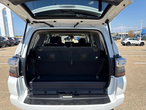 Used 2024 Toyota 4Runner SR5 Premium w/ Moonroof Package AWD/4WD image 10