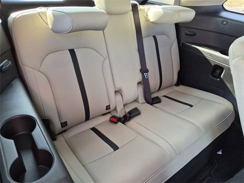 Used 2024 MAZDA CX-90 3.3 Turbo w/ Preferred Package image 19