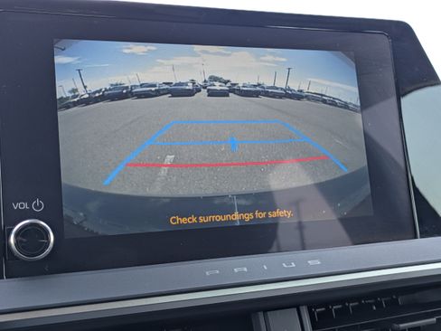 Used 2025 Toyota Prius LE FWD image 27