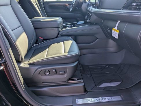 New 2026 Chevrolet Suburban Premier AWD/4WD image 45