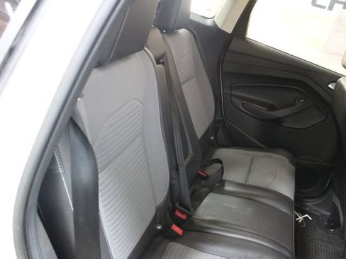 Used 2017 Ford Escape SE w/ Equipment Group 201A FWD image 9