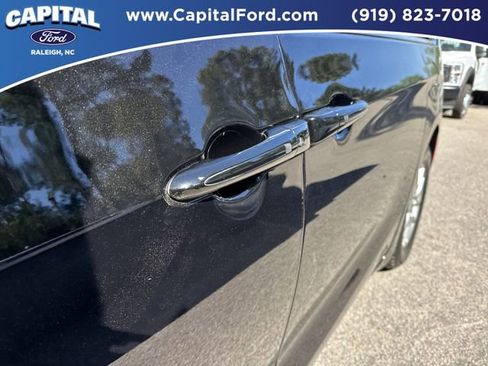 Used 2024 Chrysler Pacifica Touring-L FWD image 13