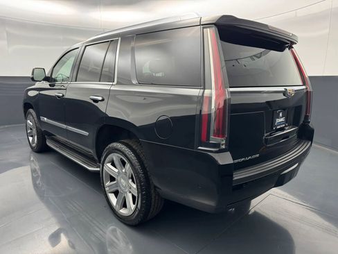 Used 2019 Cadillac Escalade Luxury AWD/4WD image 17