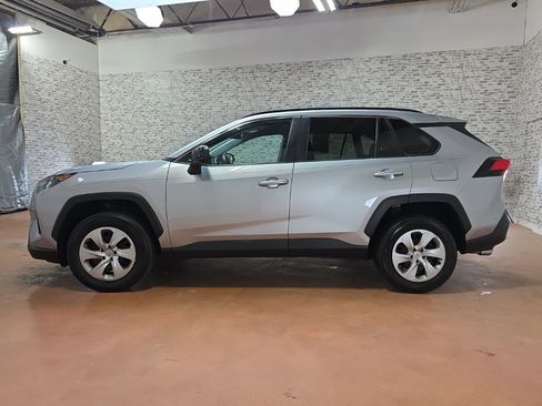Used 2021 Toyota RAV4 LE image 4