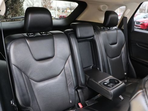 Used 2019 Ford Edge Titanium w/ Equipment Group 301A image 9