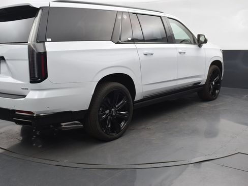 Certified 2026 Cadillac Escalade ESV Sport w/ Touring Package AWD/4WD image 6