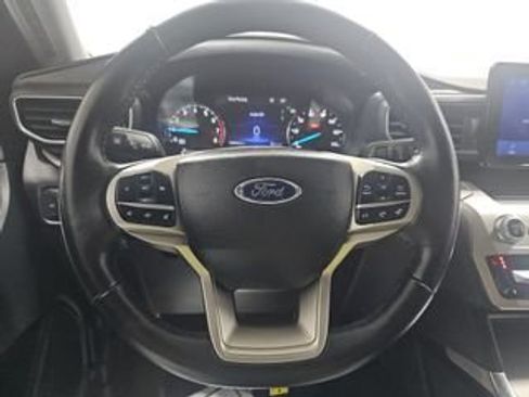 Used 2022 Ford Explorer XLT w/ Equipment Group 202A AWD/4WD image 11