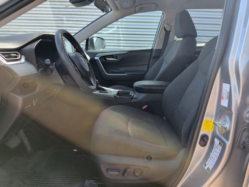 Used 2021 Toyota RAV4 XLE FWD image 15