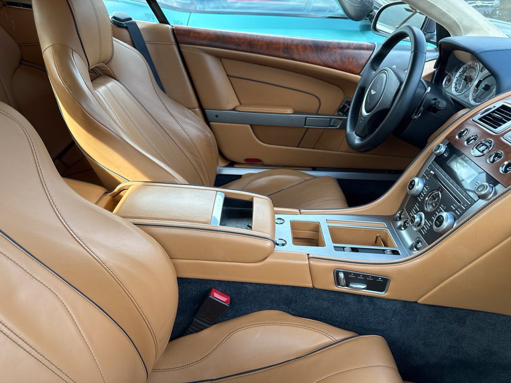 Used 2014 Aston Martin DB9 Volante RWD image 4