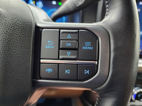 Used 2023 Ford F250 Lariat w/ Sport Appearance Package image 17