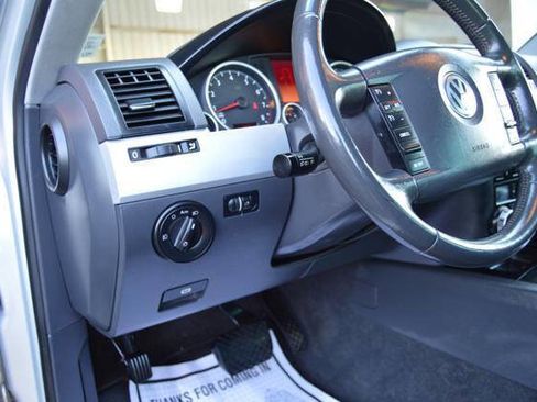 Used 2009 Volkswagen Touareg VR6 image 27