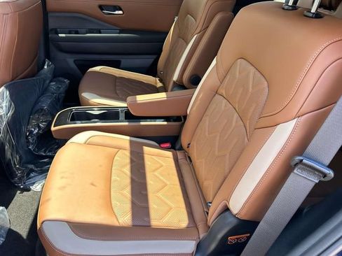 New 2026 Nissan Pathfinder Platinum w/ Cargo Package AWD/4WD image 21