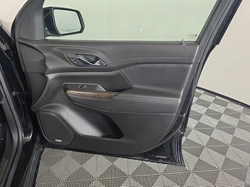 Used 2023 GMC Acadia Denali w/ Black Diamond Edition AWD/4WD image 39