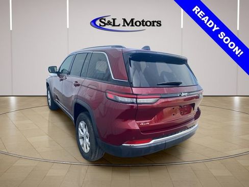 Used 2023 Jeep Grand Cherokee Limited AWD/4WD image 5