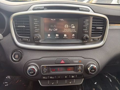 Used 2019 Kia Sorento EX AWD/4WD image 13