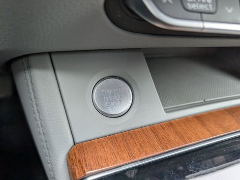 Used 2021 Audi Q5 Prestige w/ Prestige Package image 24