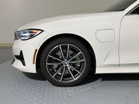 Used 2021 BMW 330e w/ Premium Package RWD image 12