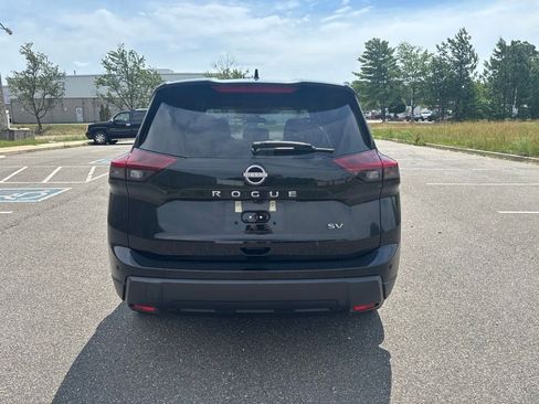 Used 2024 Nissan Rogue SV FWD image 6