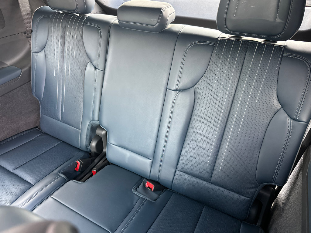 Certified 2025 Cadillac Escalade IQ Luxury 2 AWD/4WD image 21