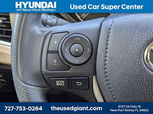 Used 2015 Toyota Corolla LE FWD image 24