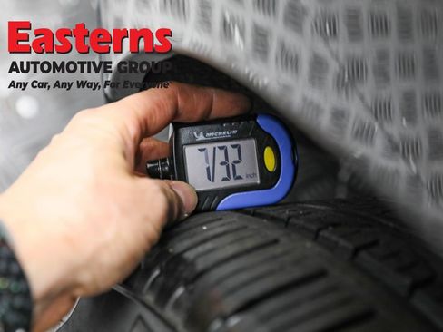 Used 2024 Porsche Macan image 30