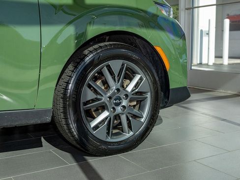 Used 2022 Kia Soul EX FWD image 4