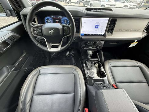 Used 2025 Ford Bronco Outer Banks w/ Sasquatch Package AWD/4WD image 14
