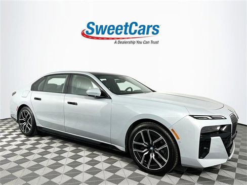 Used 2025 BMW 740i xDrive image 1