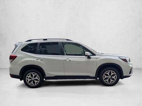 Used 2020 Subaru Forester Premium AWD/4WD image 3